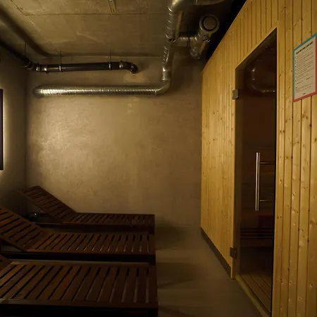 Aparthotel Basecamp By Xior Krakau